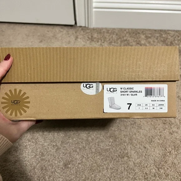 UGG Classic Short Silver Sparkles Boots in box - Picture 9 of 9